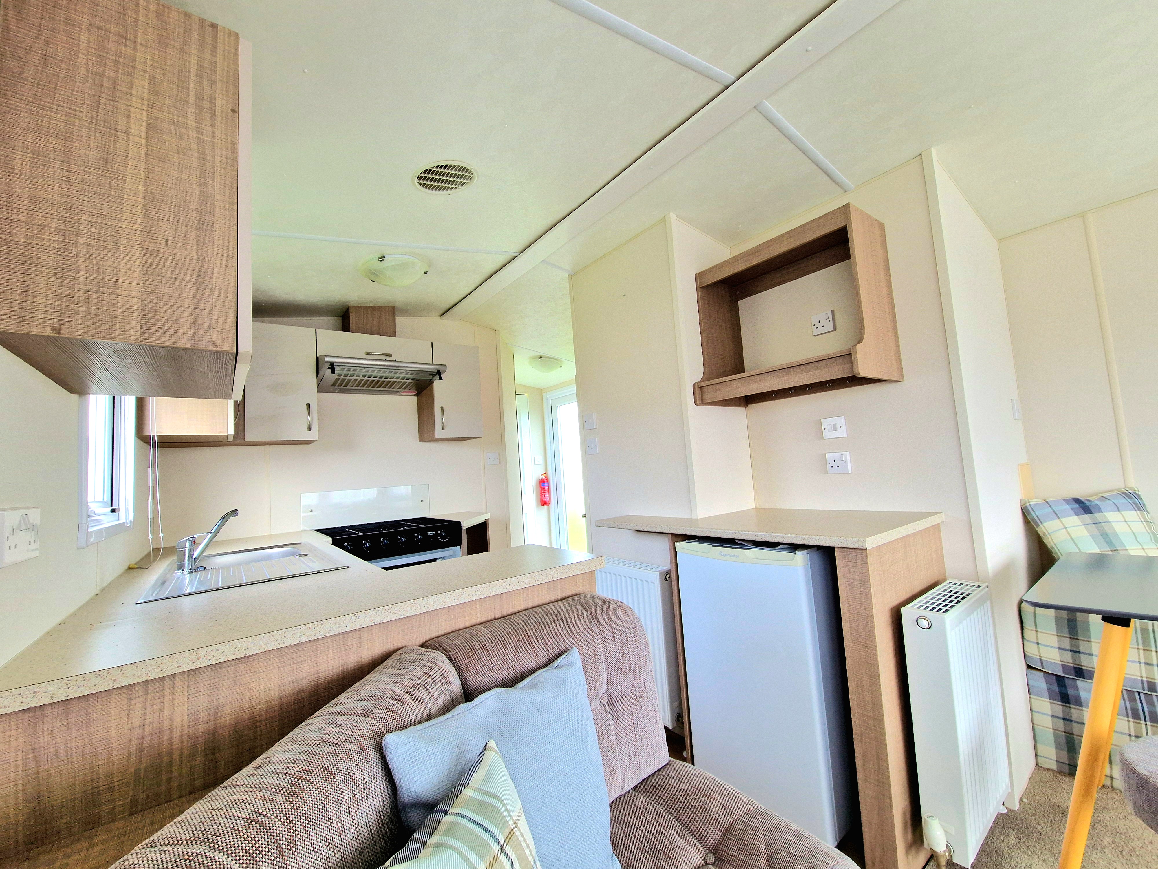 Pre-Owned Delta Bromley 28 x 10ft image 3