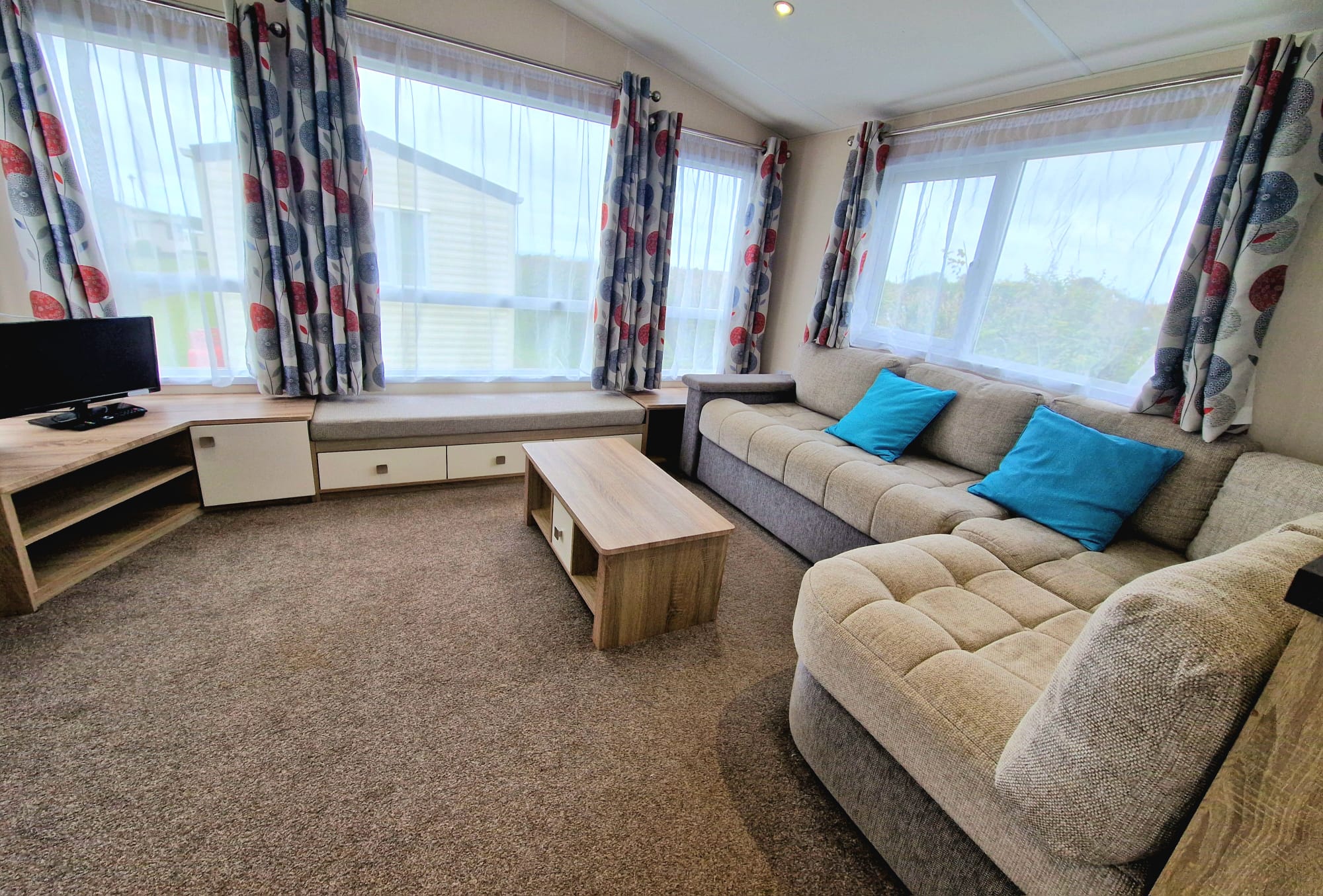 Holiday Rental Caravan No.09 - Pet Friendly image 6