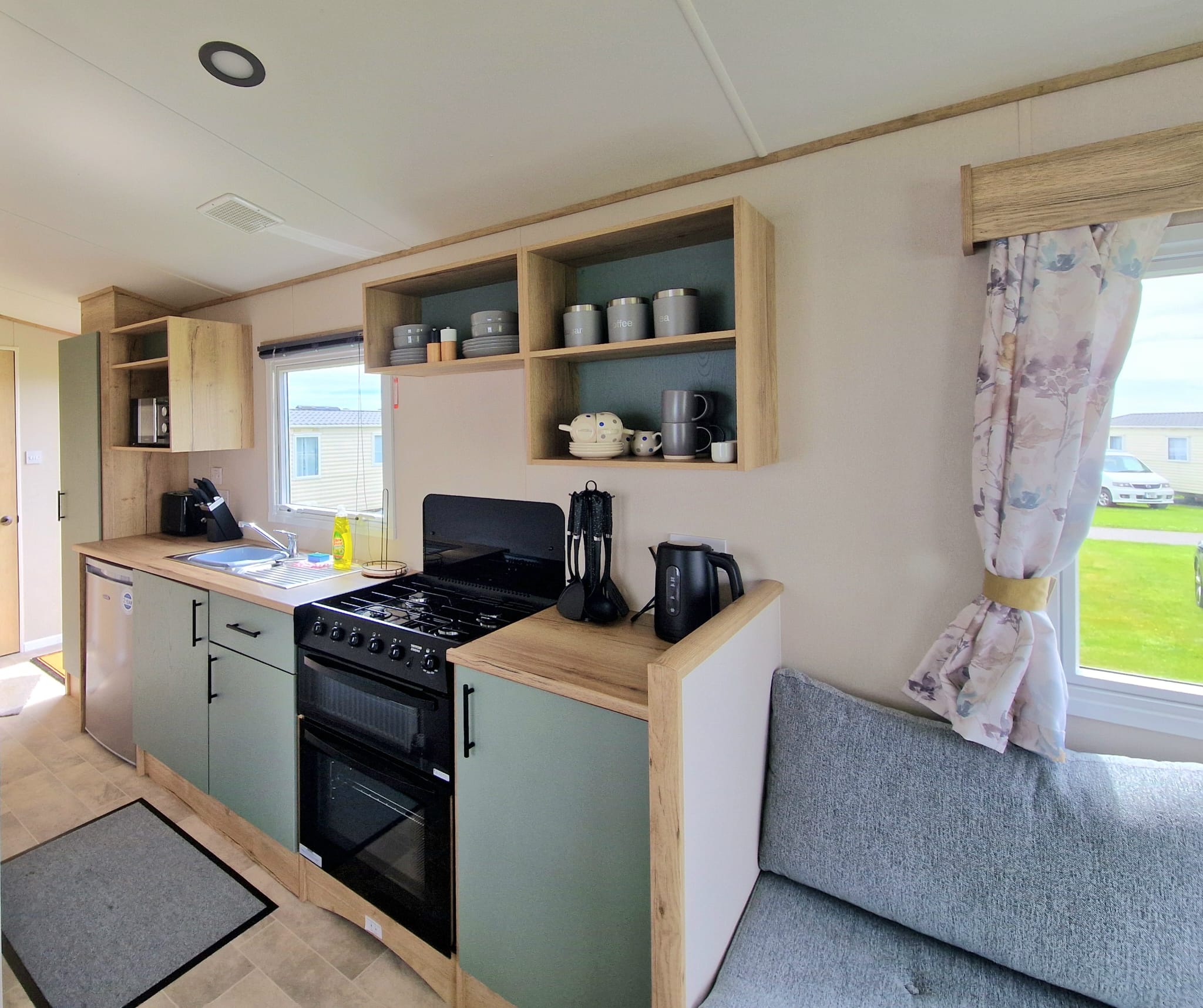 Holiday Rental Caravan No. 83 - No Pets FULLY BOOKED UNTIL 22ND AUGUST image 4