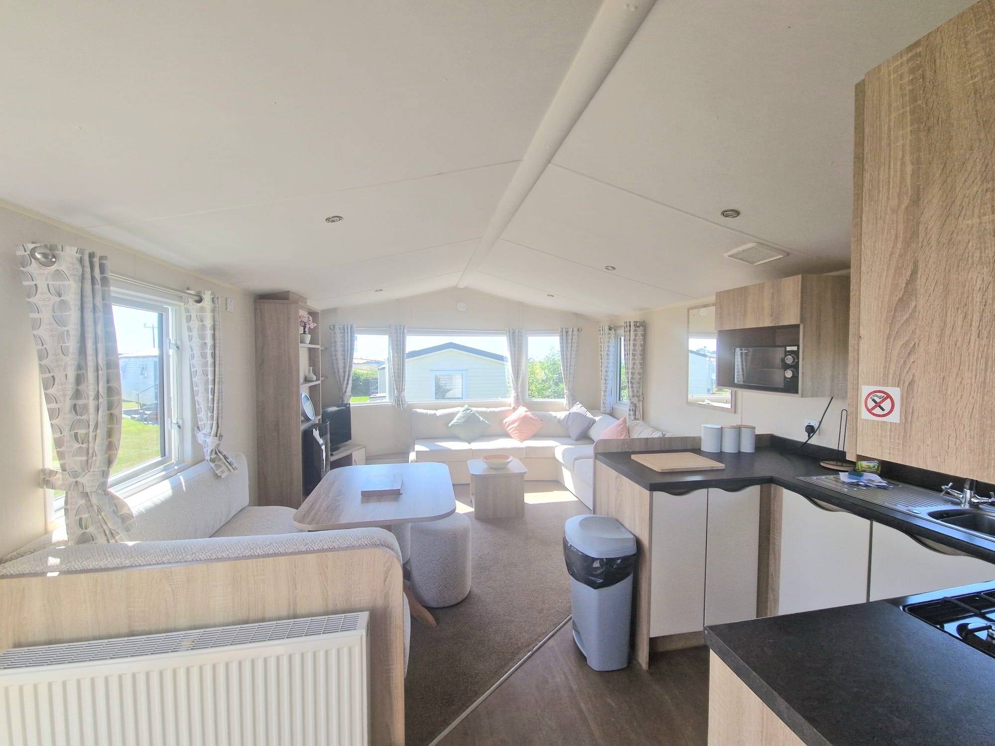 Holiday Rental Caravan No.85 - Pet Friendly  FULLY BOOKED UNTIL 22ND AUGUST image 3