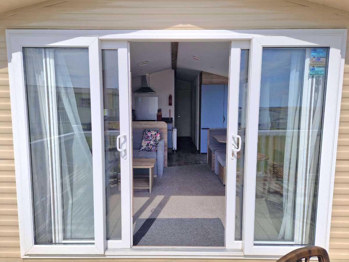 Holiday Rental Caravan No.33 No Pets image 1